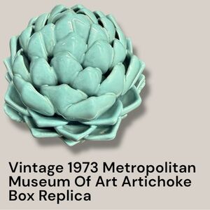 Vintage Metropolitan Museum of Art Artichoke Box